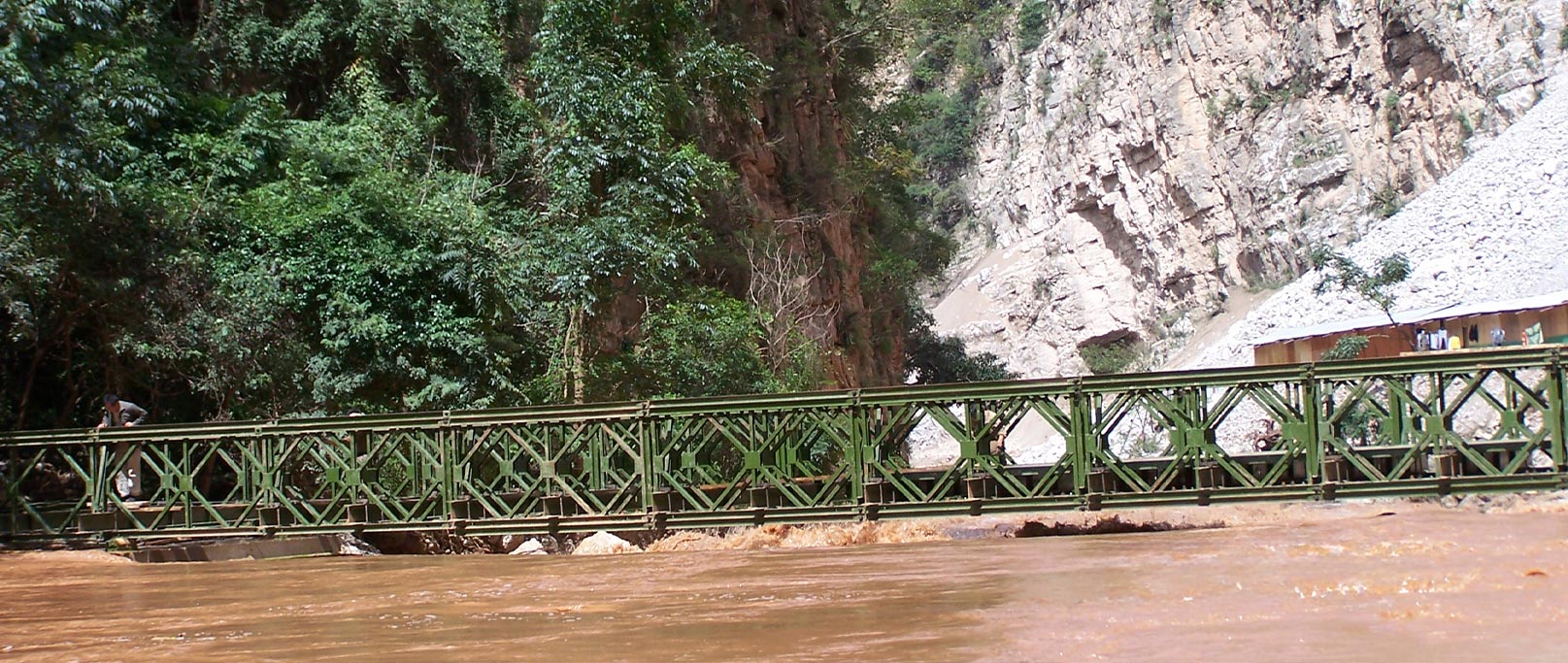 Cầu thép sông Pudu ở huyện Luquan, Vân Nam